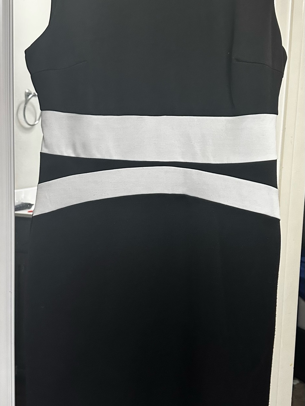Alexia Admor Black and White Colorblock Midi Dress